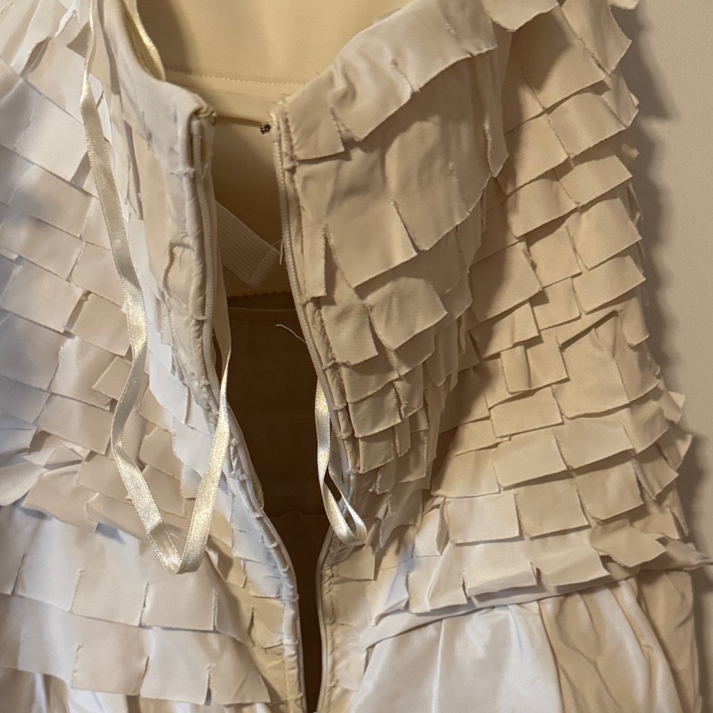 Elegant Cream Ruffled tiered formal evening gown with feathers - Picture 7 of 16